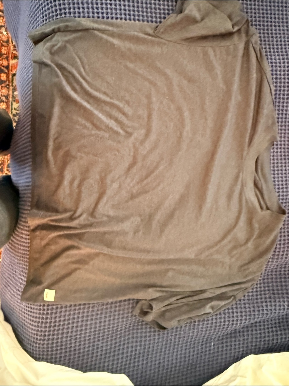 Vuori Black Short Sleeved Cropped Tshirt